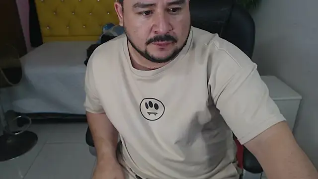 Snapshot of oso_dirty_ chatting on February 20, 5:40 pm oso dirty  online show from February 20, 5:40 pm