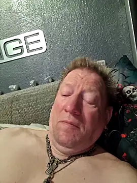 tomtom111111 online show from March 23, 9:32 pm