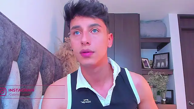 I Gabriel online show from December 13, 8:26 pm