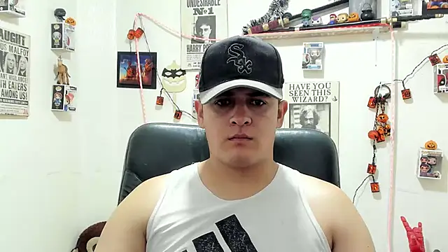 Snapshot of ney_22 chatting on October 26, 10:56 pm ney 22 online show from October 26, 10:56 pm