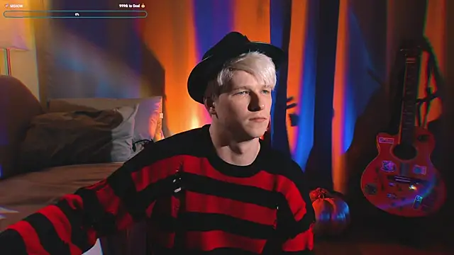 Breston Sweet online show from November 2, 1:32 am