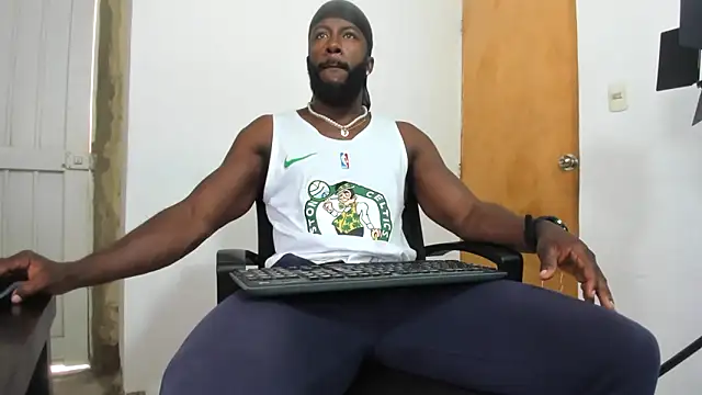 Snapshot of DaleHamilton chatting on December 9, 3:01 pm DaleHamilton online show from December 9, 3:01 pm