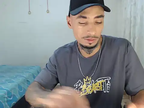 emiliano hottt online show from December 14, 9:33 pm