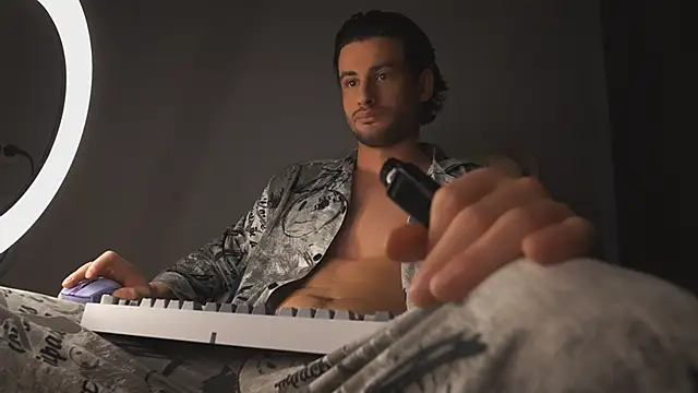 Keen   Luckystrike online show from March 10, 9:23 am