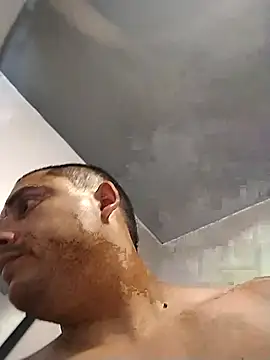 Snapshot of thickcocklatino chatting on October 22, 10:57 pm thickcocklatino online show from October 22, 10:57 pm