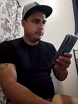 Snapshot of thickcocklatino chatting on December 2, 7:47 pm thickcocklatino online show from December 2, 7:47 pm