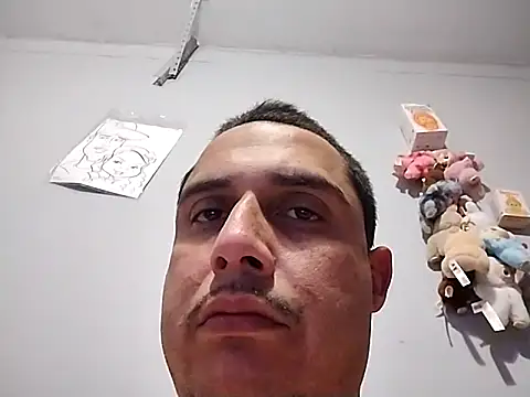 Snapshot of thickcocklatino chatting on October 25, 12:34 am thickcocklatino online show from October 25, 12:34 am