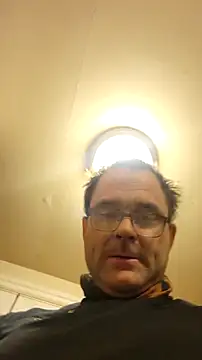 DoDge3088 online show from October 4, 11:42 pm