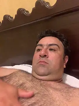 EmilianoGt online show from October 28, 5:48 pm