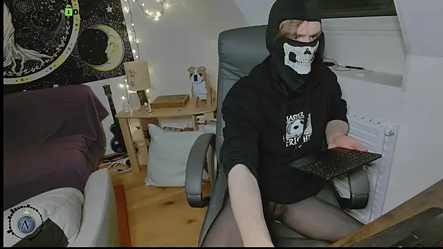 Nyl0nnickb0y online show from December 1, 9:07 pm