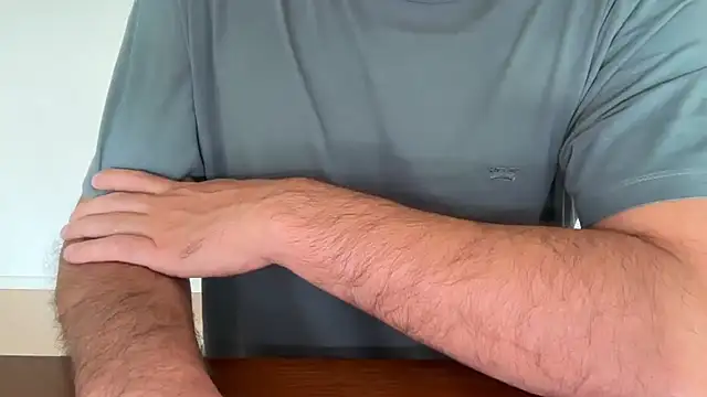 Snapshot of qualunque_21 chatting on September 15, 4:08 pm qualunque 21 online show from September 15, 4:08 pm