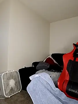 yellowwetfox online show from February 17, 2:27 pm