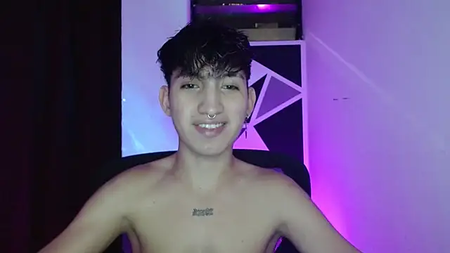 littlextreme online show from March 18, 1:24 am