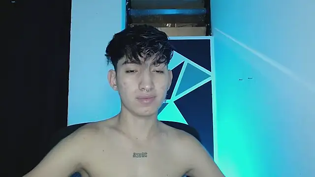 littlextreme online show from March 12, 2:31 am