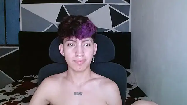 littlextreme online show from December 19, 12:02 am