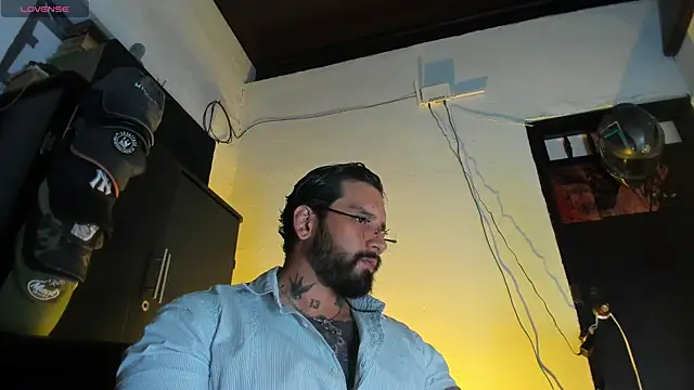 CamiloGray  online show from January 8, 2:33 pm