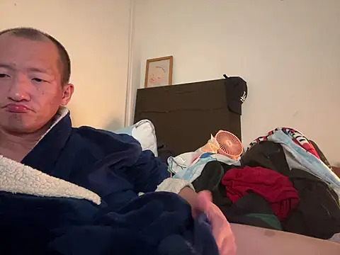 Snapshot of vice0818 chatting on February 12, 4:33 pm vice0818 online show from February 12, 4:33 pm