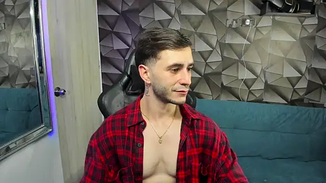 Latino stud4u online show from December 3, 3:56 am