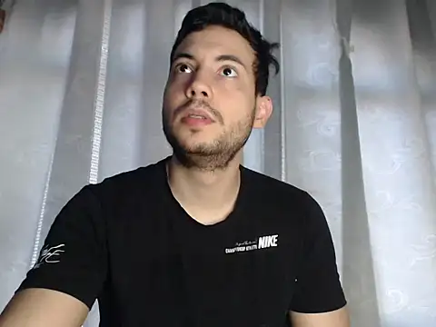 Snapshot of Armando_2002 chatting on January 27, 2:02 pm Armando 2002 online show from January 27, 2:02 pm