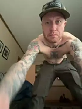 Mackwood89 online show from May 15, 4:37 pm