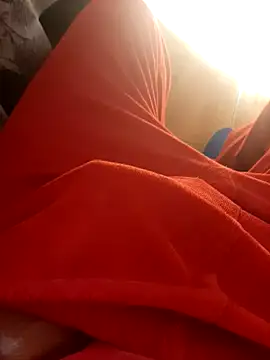 feet toes online show from May 19, 6:52 am