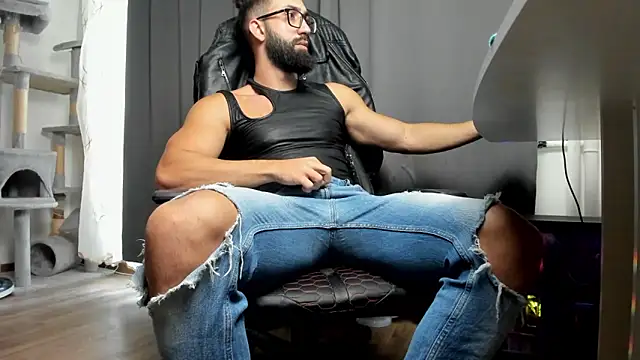 liamaesthetic online show from October 22, 7:34 am