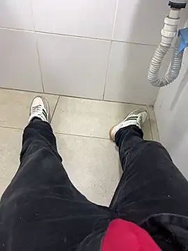 Snapshot of stuard-19 chatting on October 29, 3:42 am stuard-19 online show from October 29, 3:42 am