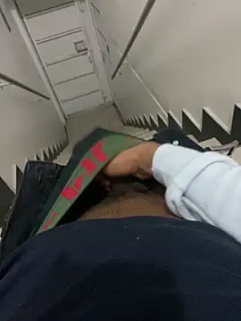 Snapshot of stuard-19 chatting on October 12, 3:22 am stuard-19 online show from October 12, 3:22 am