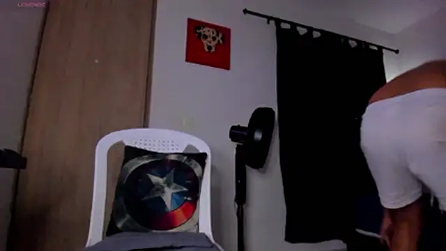 Cloudy pigDude online show from March 10, 4:07 am