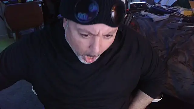 Snapshot of Drake_DVamp chatting on March 19, 10:31 pm Drake DVamp online show from March 19, 10:31 pm