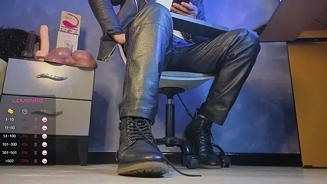 TomLover 12 online show from March 7, 12:30 am