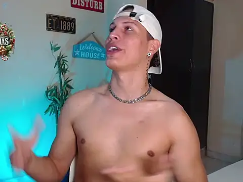 Snapshot of DavidNeill chatting on December 28, 2:01 am DavidNeill online show from December 28, 2:01 am