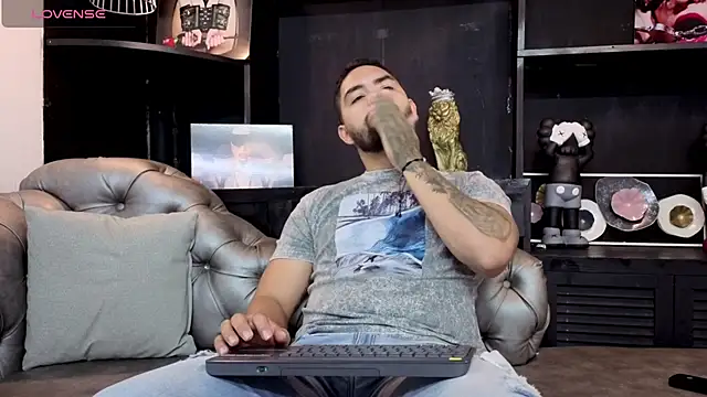 matteosantos online show from October 7, 11:47 am