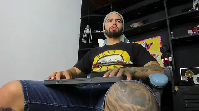 matteosantos online show from February 3, 10:25 am