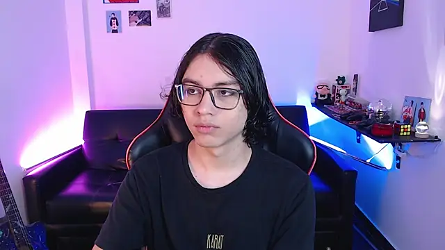 malik harrison   online show from December 24, 3:05 pm