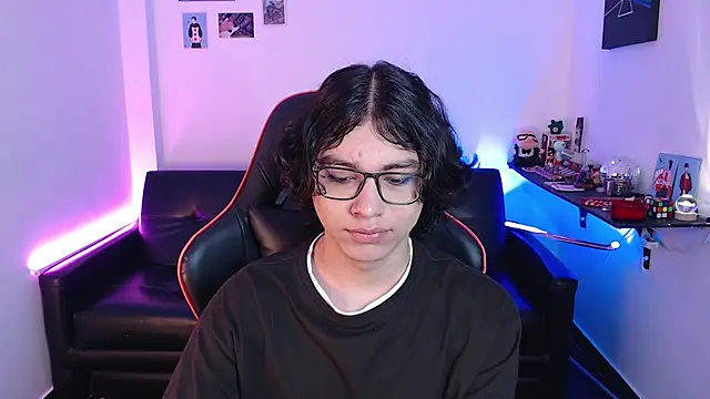 malik harrison   online show from December 13, 2:16 pm