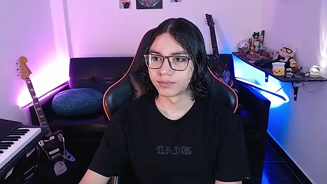 malik harrison   online show from March 13, 2:44 pm