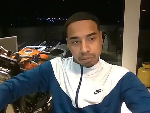 Juninho10c online show from November 1, 12:36 am