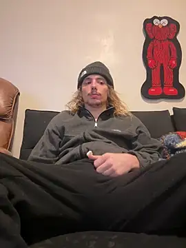 Snapshot of trippyski chatting on February 8, 9:03 am trippyski online show from February 8, 9:03 am