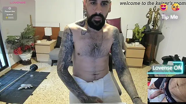 kaiser679  online show from April 13, 9:37 pm