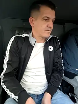 Snapshot of Hakocity2200 chatting on December 17, 6:45 am Hakocity2200 online show from December 17, 6:45 am