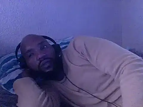 KAYBEEDEFREAK online show from February 14, 3:15 pm