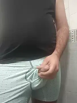 Snapshot of desicockandball chatting on December 9, 5:46 pm desicockandball online show from December 9, 5:46 pm