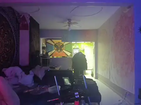 slankecrosdresser online show from December 11, 9:32 am