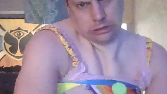 slankecrosdresser online show from February 6, 2:37 pm