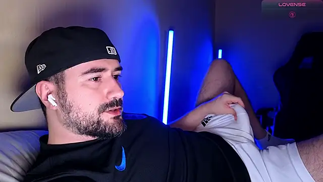 DominantTheo online show from April 21, 4:40 am