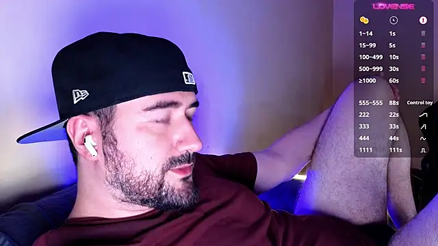 Snapshot of DominantTheo chatting on March 5, 2:36 am DominantTheo online show from March 5, 2:36 am