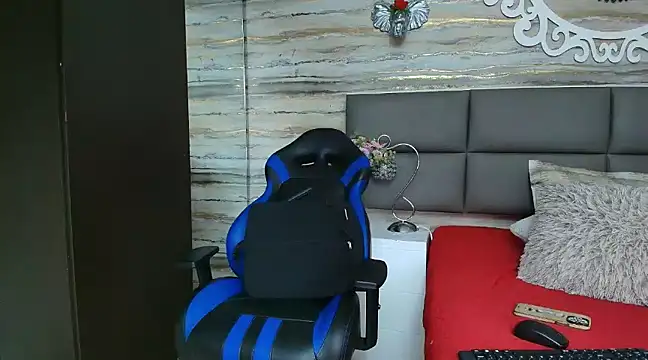 oliver  brown online show from March 11, 8:31 pm