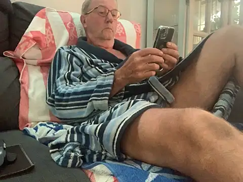 Nudelschwanz online show from November 1, 4:22 pm