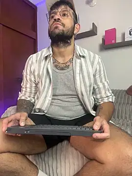 jonathan rivers online show from October 15, 8:27 pm